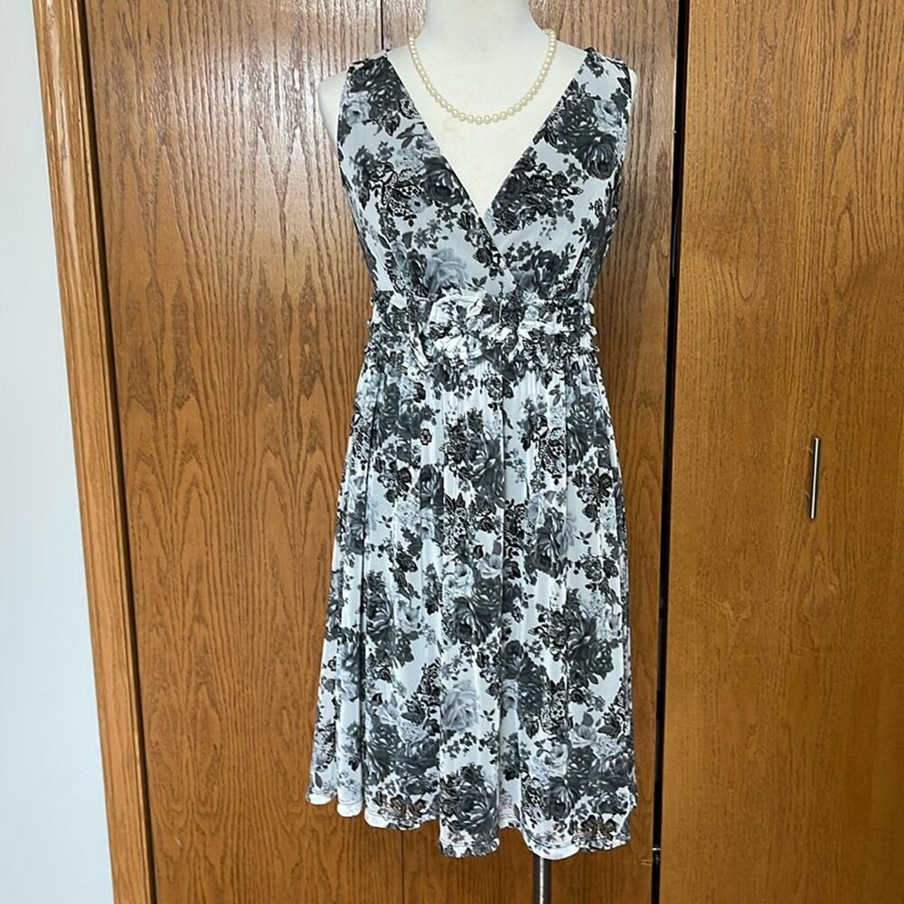 AB Studio Black/White Floral Sleeveless Dress Size 6